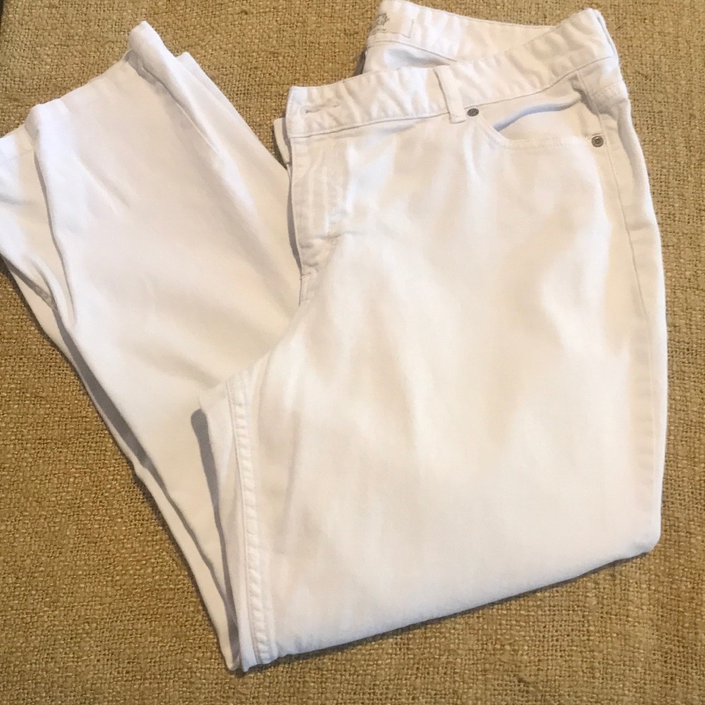 ⚡️ Low Rise Boot Cut White ⚡️